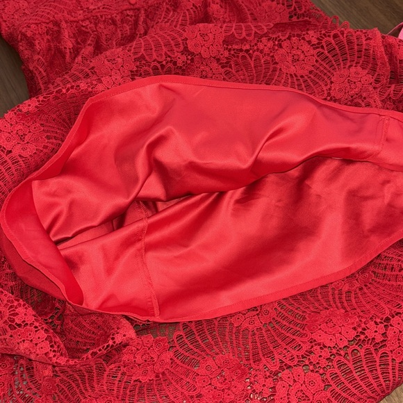 GIANNI BINI RED LACE PUFF SLEEVE MIDI DRESS - Picture 10 of 12